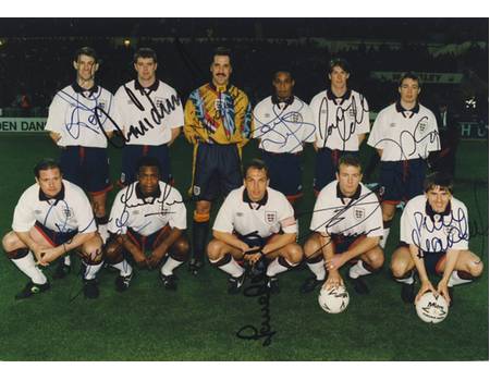 ENGLAND 1994 SIGNED FOOTBALL PHOTOGRAPH