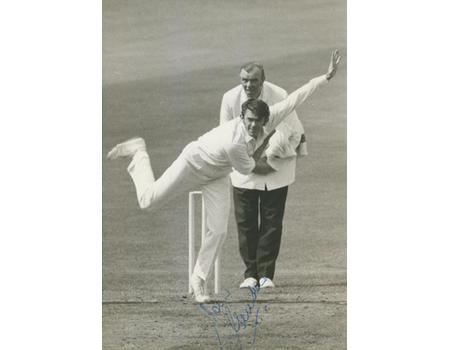 JOHN GLEESON (AUSTRALIA) 1972 SIGNED CRICKET PHOTOGRAPH